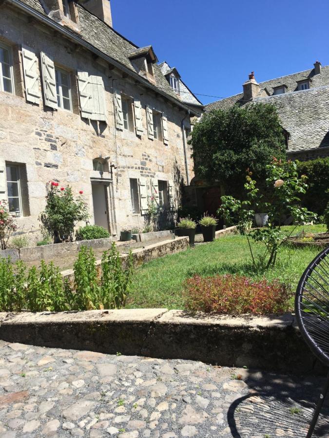 La Cure Grande Maison De Charme De 2 A 14 Personnes Saint-Urcize Экстерьер фото