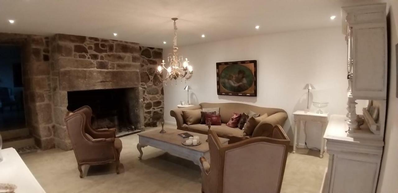 La Cure Grande Maison De Charme De 2 A 14 Personnes Saint-Urcize Экстерьер фото